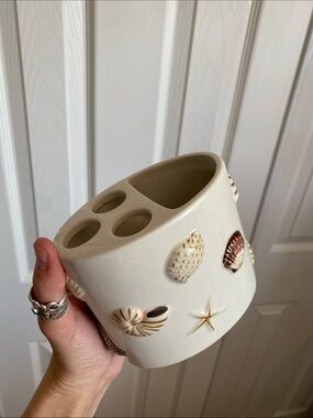🐚 Beach 2005 Allure Toothbrush Holder So Super Cute